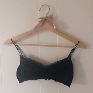 Black laced bralette